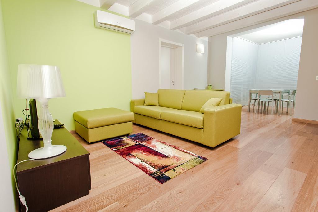 Be Happy Apartment Ferrara Luaran gambar